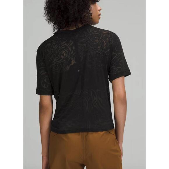 Lululemon Crescent Tee *Veil - Size - 8 - Picture 2 of 8